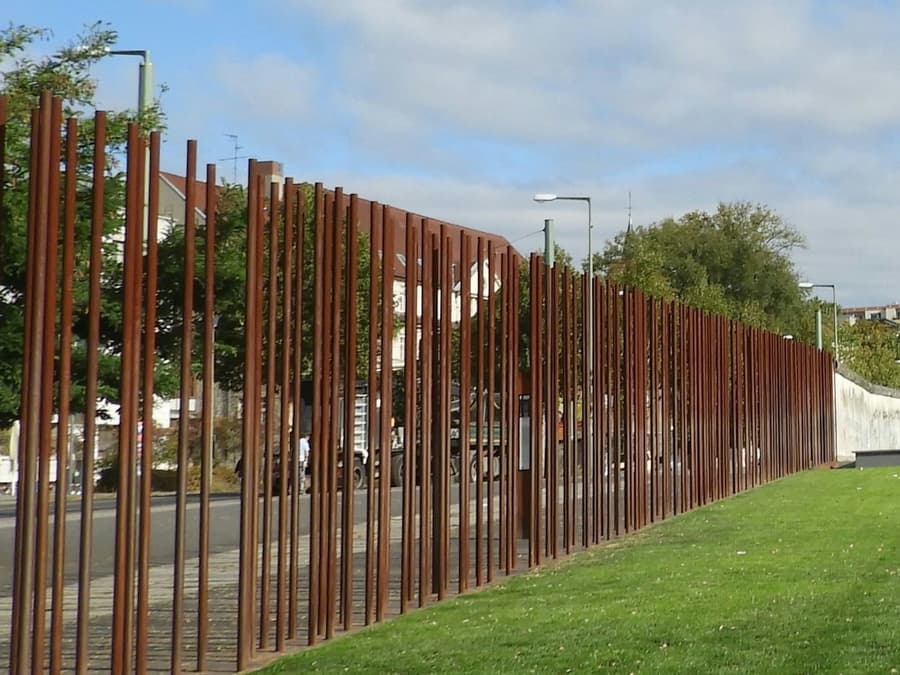 Berlin: Fate, Love Stories & War Heroes Guided Tour