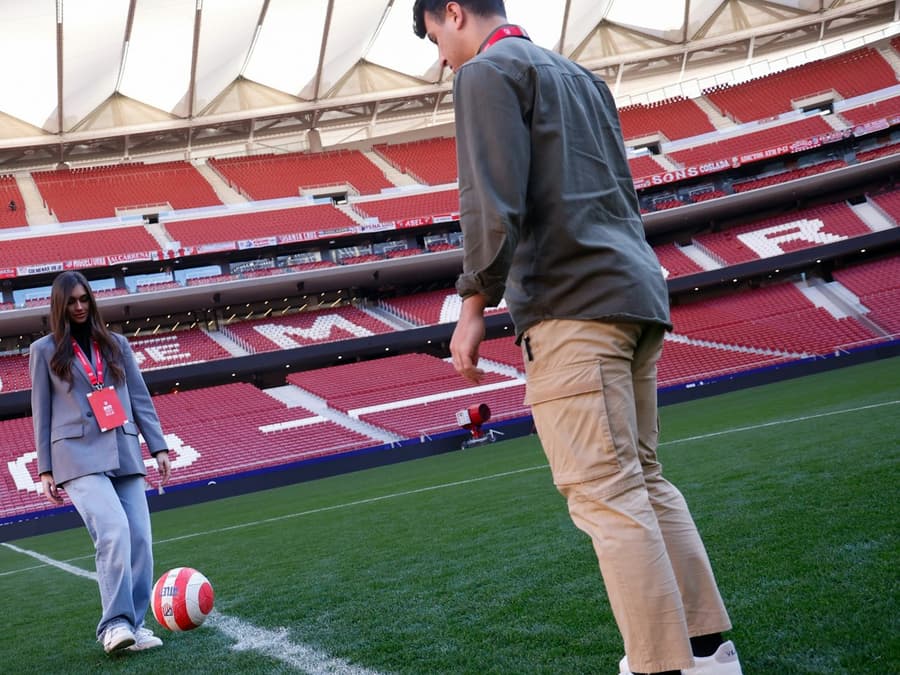 Atlético de Madrid: Honorary Kick-off Experience + Tour + Museum Entry