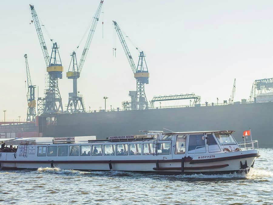 Hamburg: 2-Hour Cruise + Audio Guide
