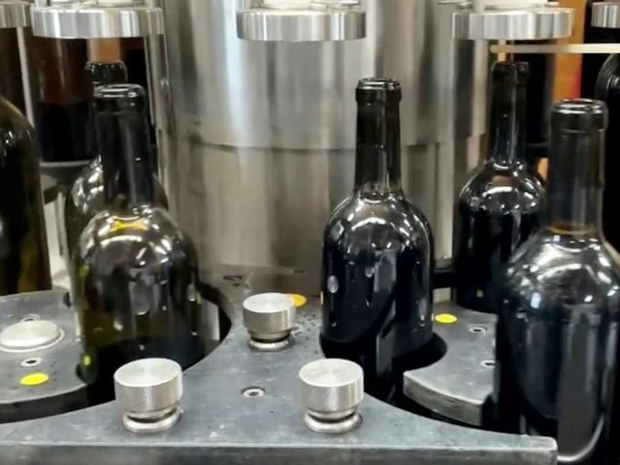 Reif Estate Winery: Walking Tour and Tasting