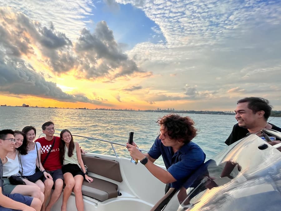 Singapore: Southern Islands Speedboat Tour from Sentosa