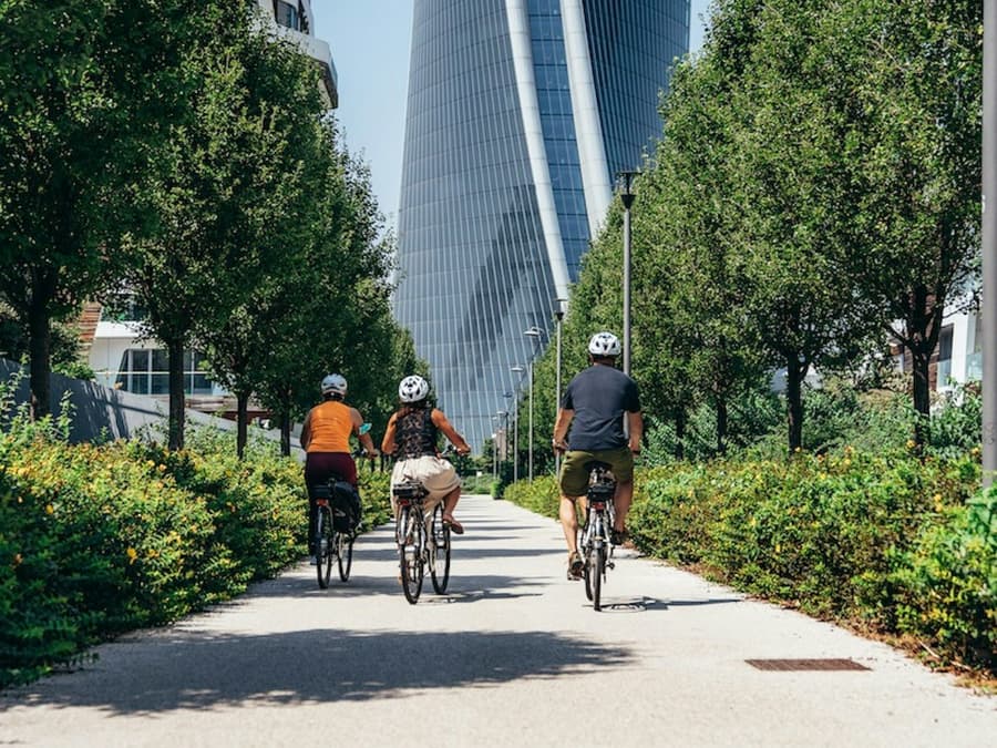 Milan: Grand City Highlights E-Bike Tour