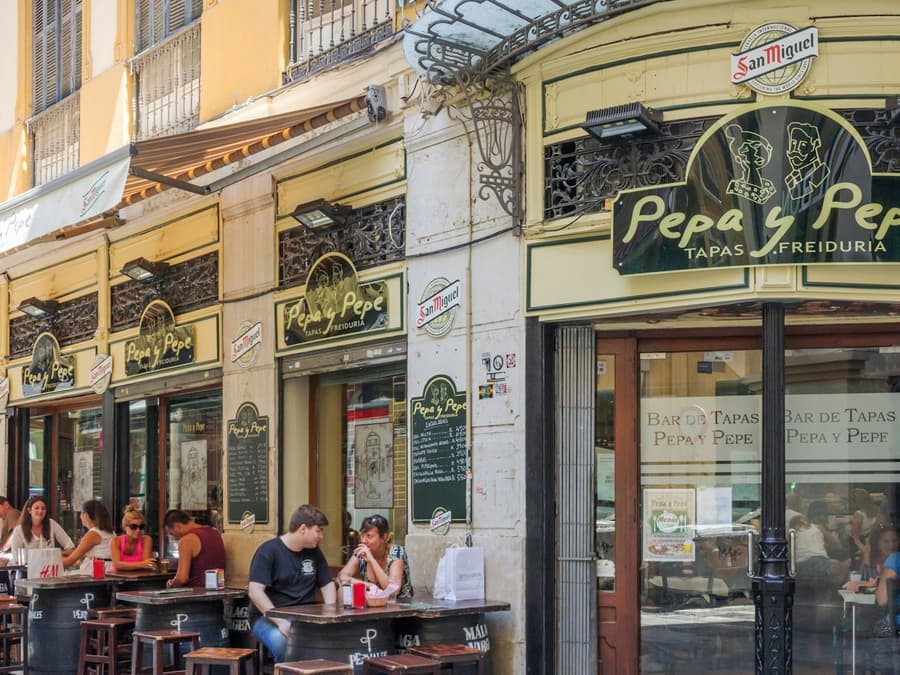 Malaga: Guided Food Tour + Drinks