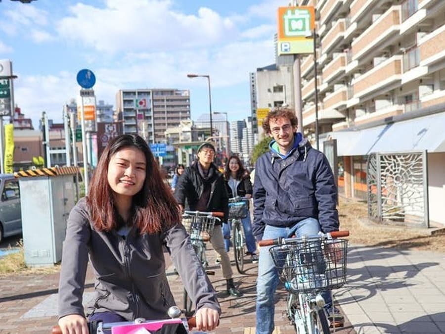 Osaka Small-Group Bike Tour of Cultural Landmarks with Lunch and Tea Break