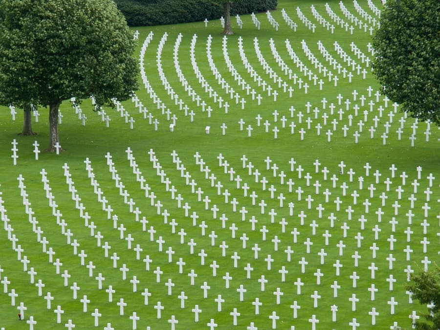 Normandy & D-Day Beaches: Day Trip from Paris with Authentic Lunch