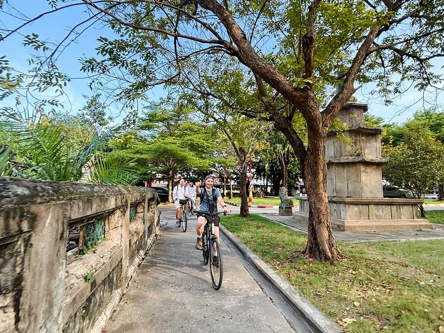 From Bangkok: Backstreets and Hidden Gems Half-Day Guided Bike Tour