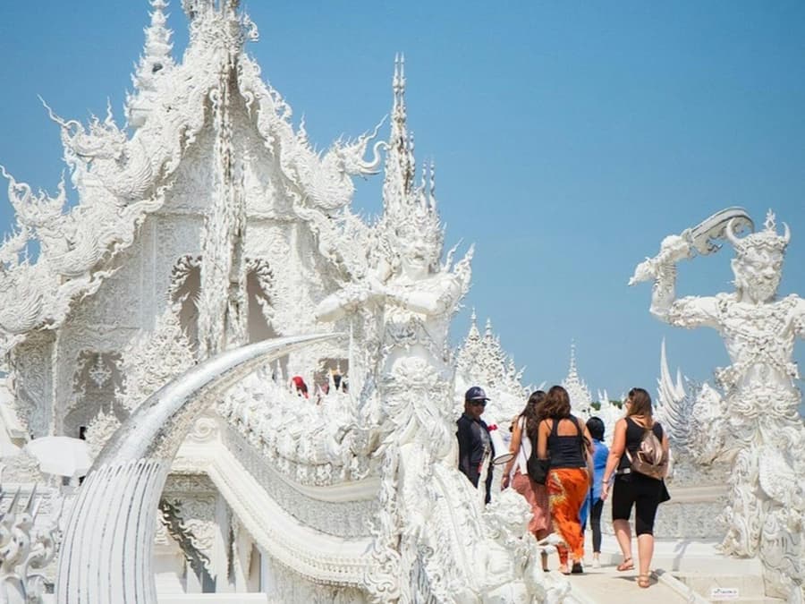Chiang Rai: Guided Temples Tour from Chiang Mai with Hot Springs & Tribe Village