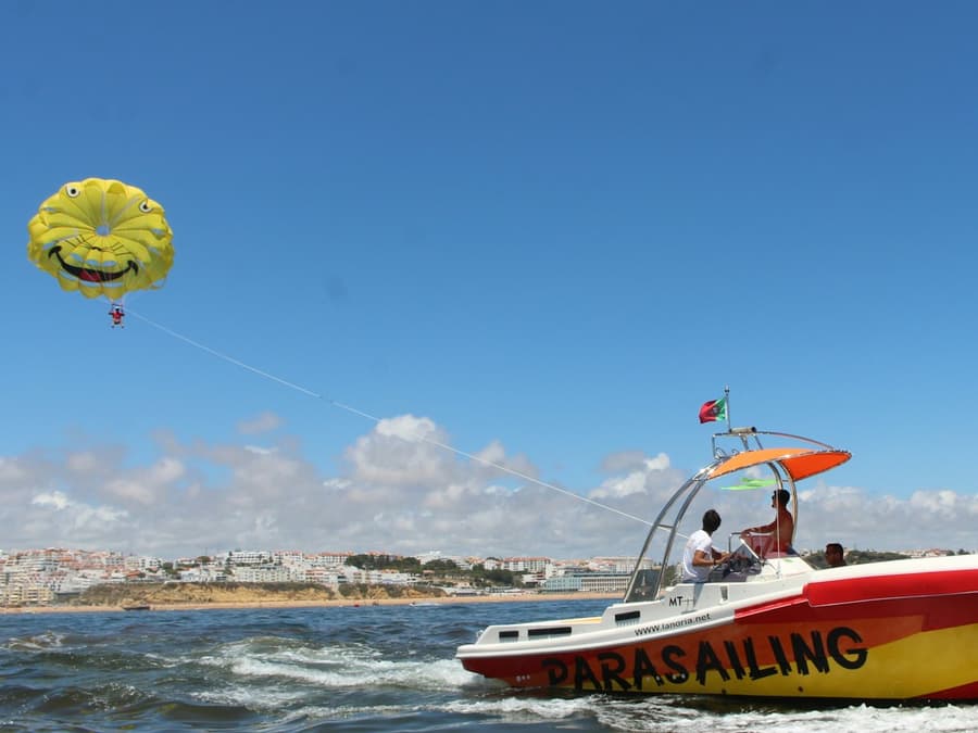 Albufeira: Parasailing Experience