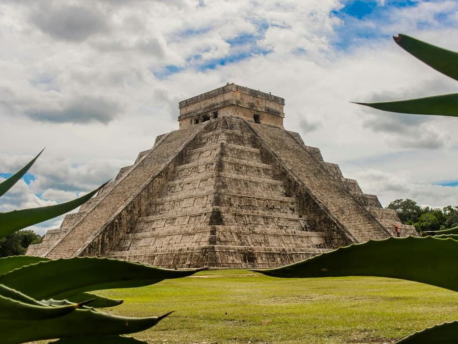 Chichén Itzá & Valladolid: Guided Tour + Transfer + Lunch
