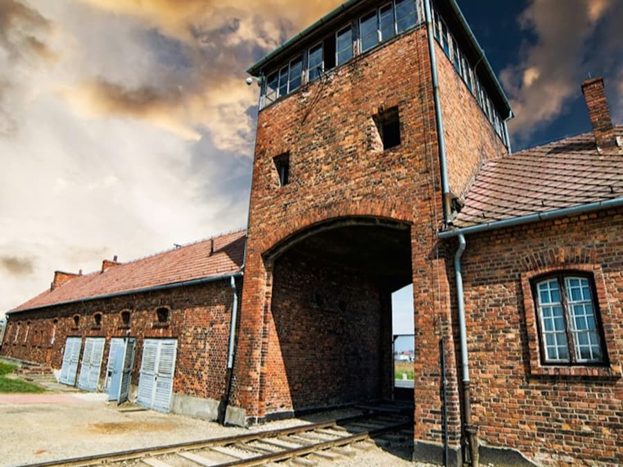 Auschwitz-Birkenau & Wieliczka Salt Mine: Guided Tour + Transport