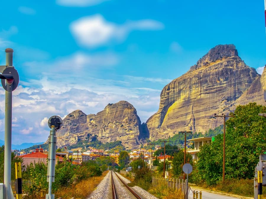 From Athens: Meteora Full Day Trip with Greek Lunch