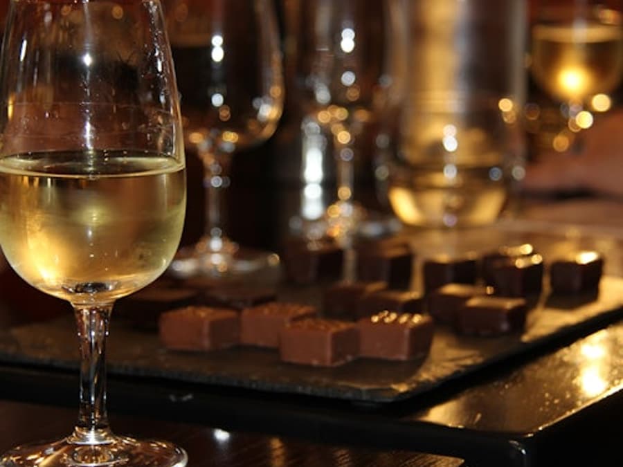 Pribadong Wine at Chocolate Tasting