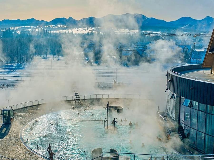 Zakopane: Guided Tour from Krakow + Thermal Baths, Funicular Ride & Food Tasting