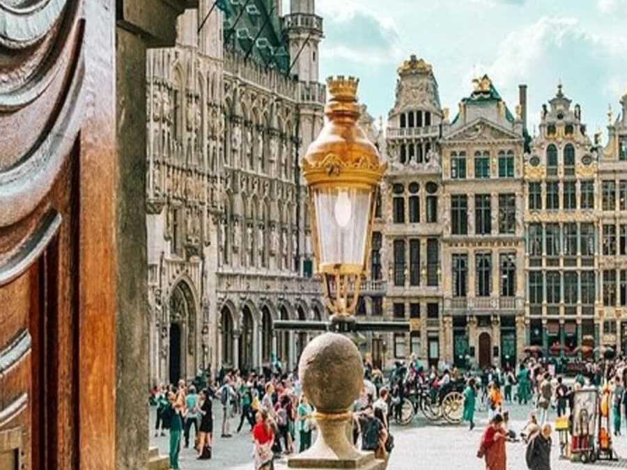 Brussels: Half-Day Guided City Tour + Roundtrip Transfer