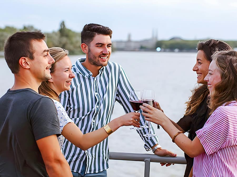 1.5-Hour Bordeaux Illuminated Evening Cruise