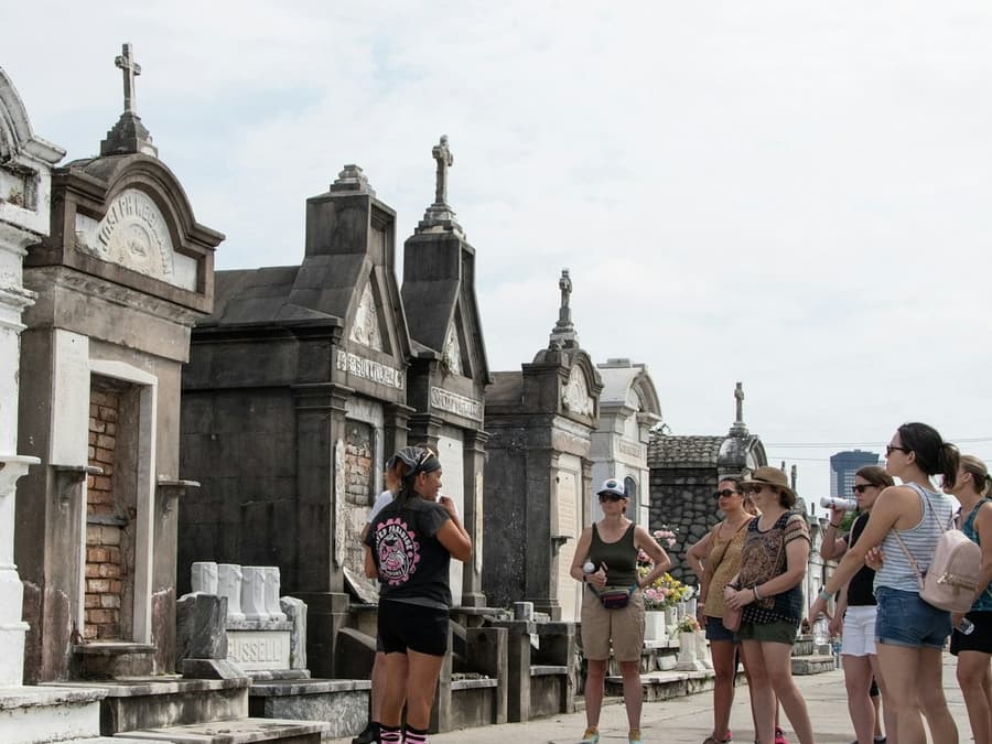Garden District & Cemetery: Bike Tour