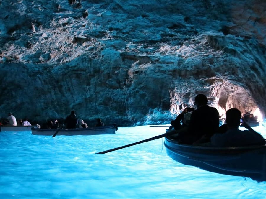 Capri: Guided Boat Tour + Drinks + Blue Grotto Visit