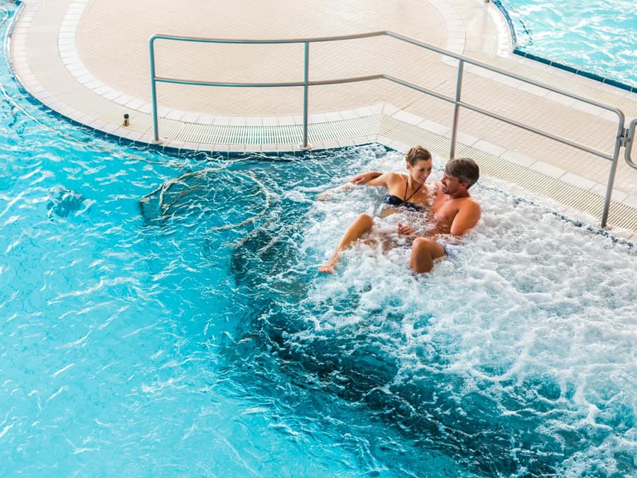 From Zakopane: Chochołow Thermal Baths Tickets with Round-Trip Hotel Transfers