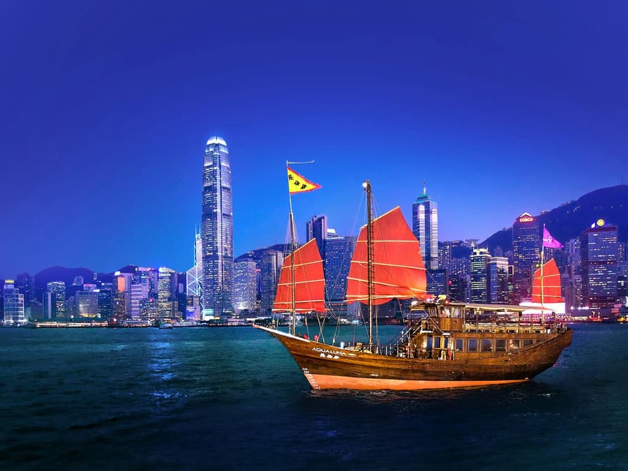 Aqualuna Evening Harbour Cruise
