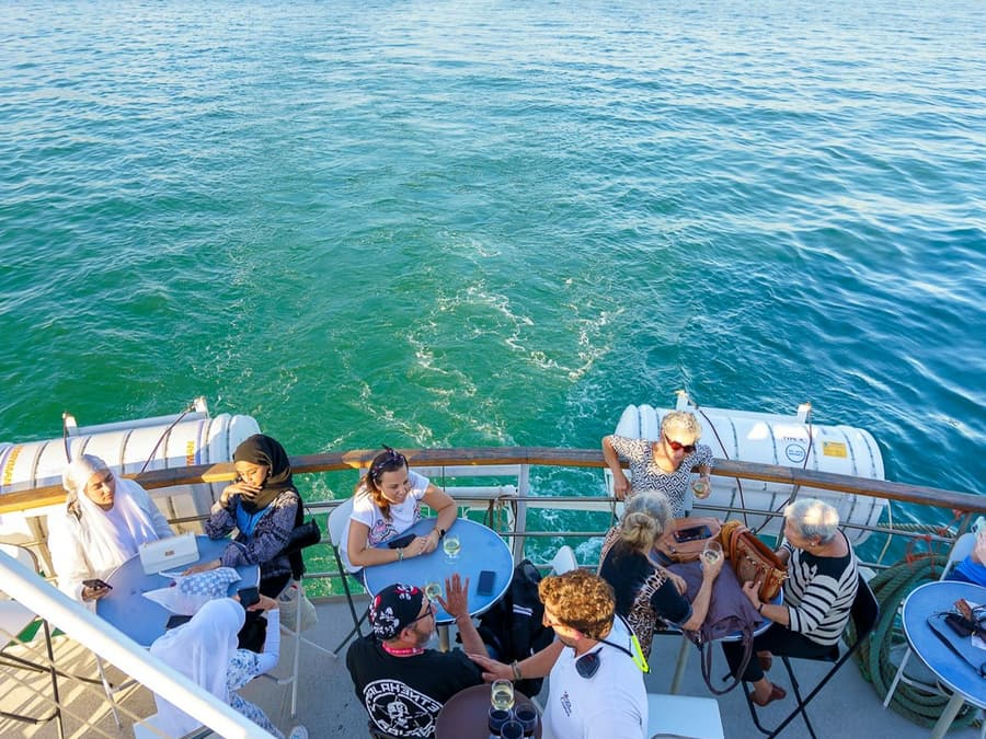 Lisbon: Tagus River Cruise with Brunch