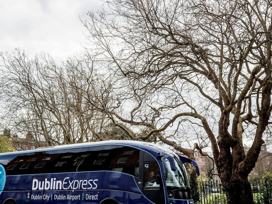 Dublin: Bus To/From Dublin Airport T1 and Dublin City Centre