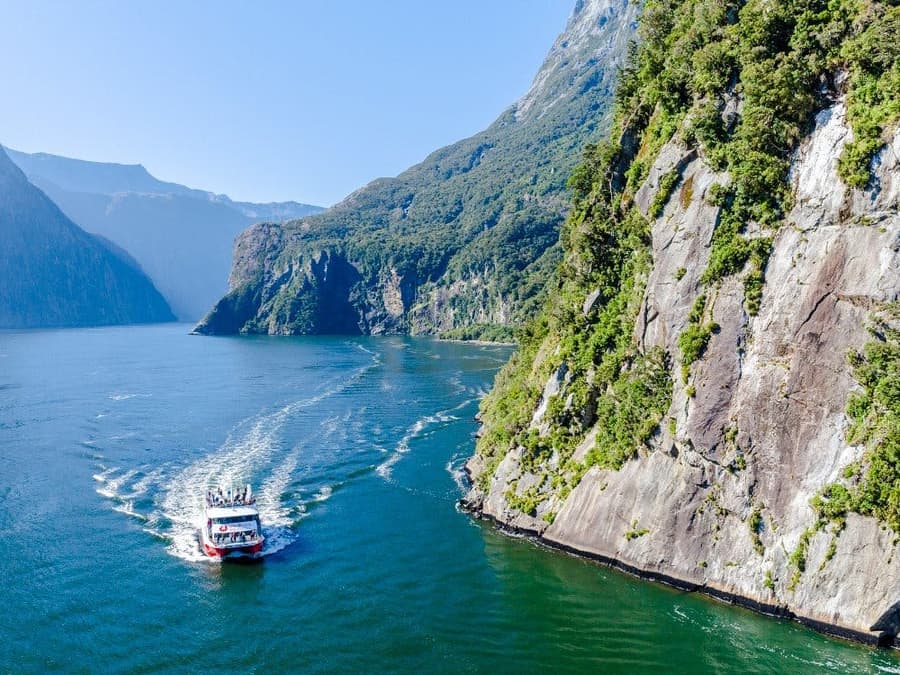From Queenstown: Milford Sound Coach & Cruise with Farm Tour