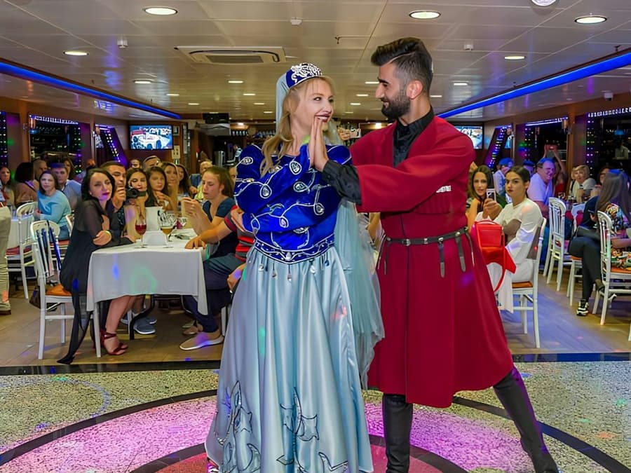 Istanbul: 4-Hr Bosphorus Dinner Cruise with Ottoman Dance Show