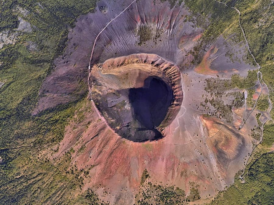 Mount Vesuvius: Roundtrip Transport from Pompeii