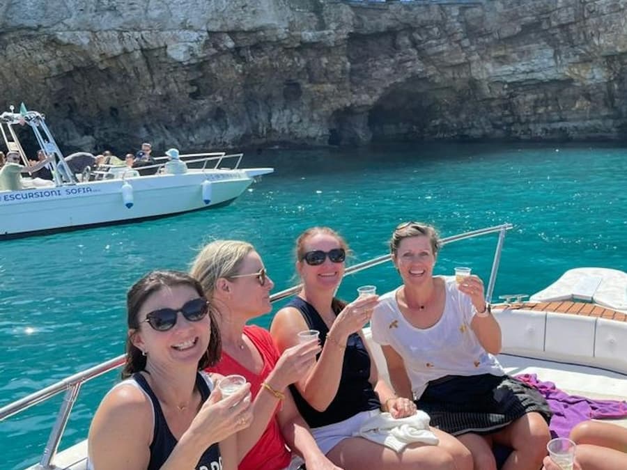 Boat Tour with Small Aperitif Included