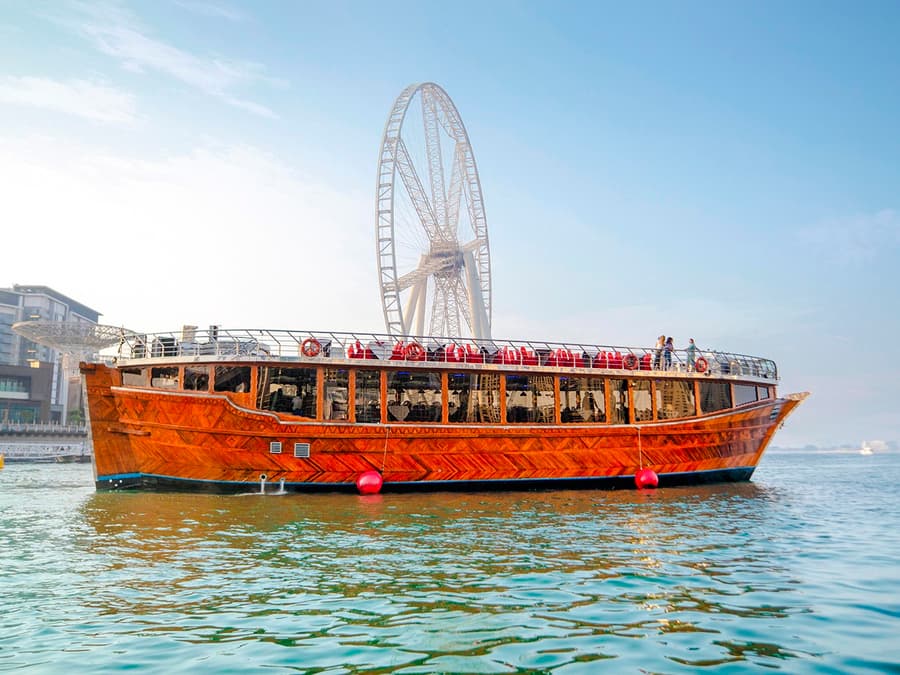 Från Dubai Marina/Creek: 1-timmes sightseeing-dhowkryssning med obegränsat antal läsk