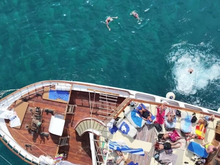 Rhodes: Boat Cruise + Snorkeling + Lunch