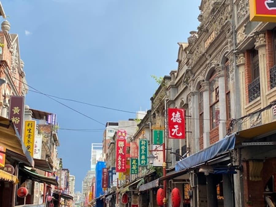 Taipei: Classic Landmarks Guided Tour