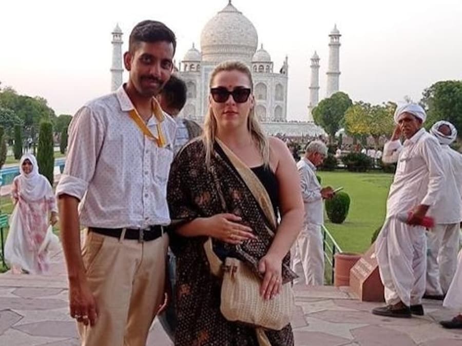 Agra: Guided Tour + Roundtrip Transfer