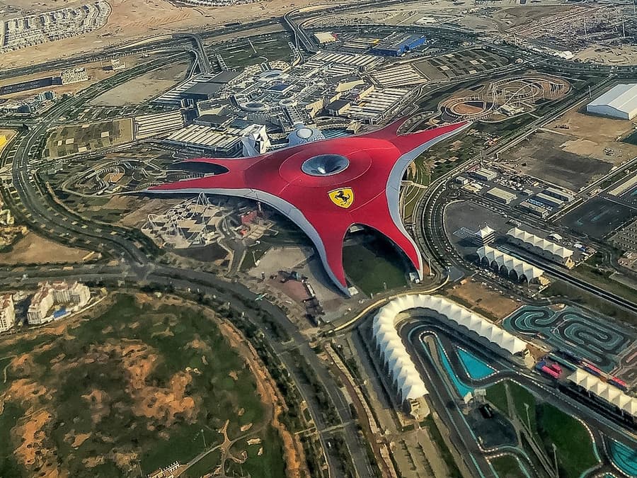 From Abu Dhabi: Half-Day Guided Tour of Abu Dhabi with Choice of Attraction Tickets