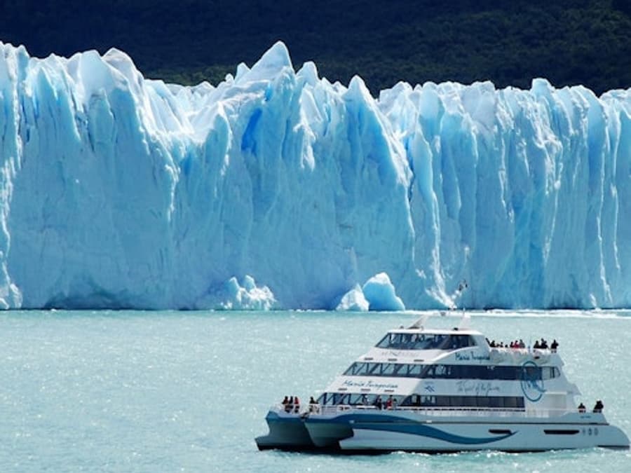Perito Moreno Glacier: Premium Cruise + Gourmet Lunch