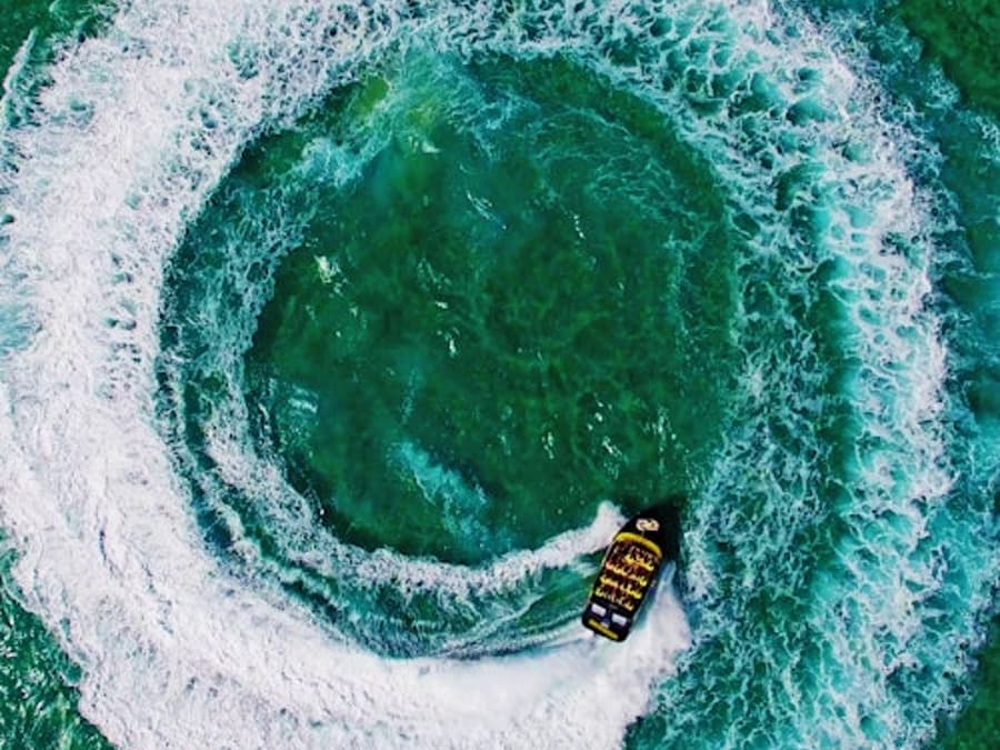 Paradise Jet Boating: 1-Hr Broadwater Adventure Ride