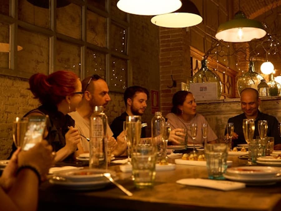 El Born Barcelona: Visita Guiada amb Menjar Gourmet per a Grups Petits