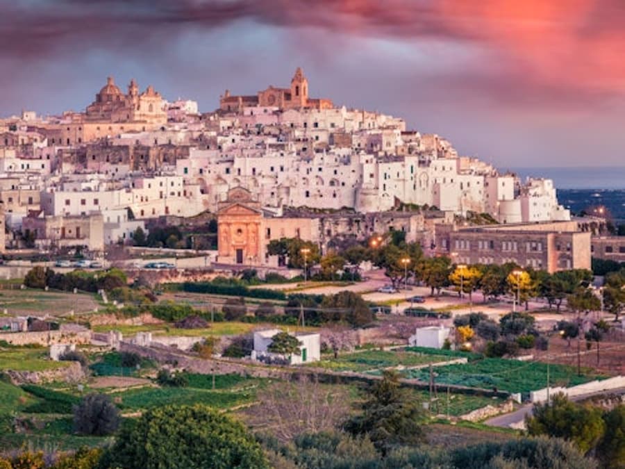 Ostuni, Cisternino & Polignano: Maliit na Pangkat na Gabay na Paglilibot mula sa Bari