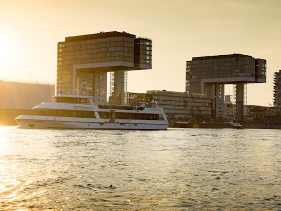 Cologne: Evening Rhine Cruise Ticket