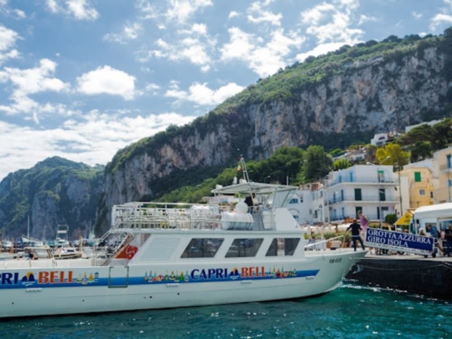 Ferjan frá Piano di Sorrento til Capri