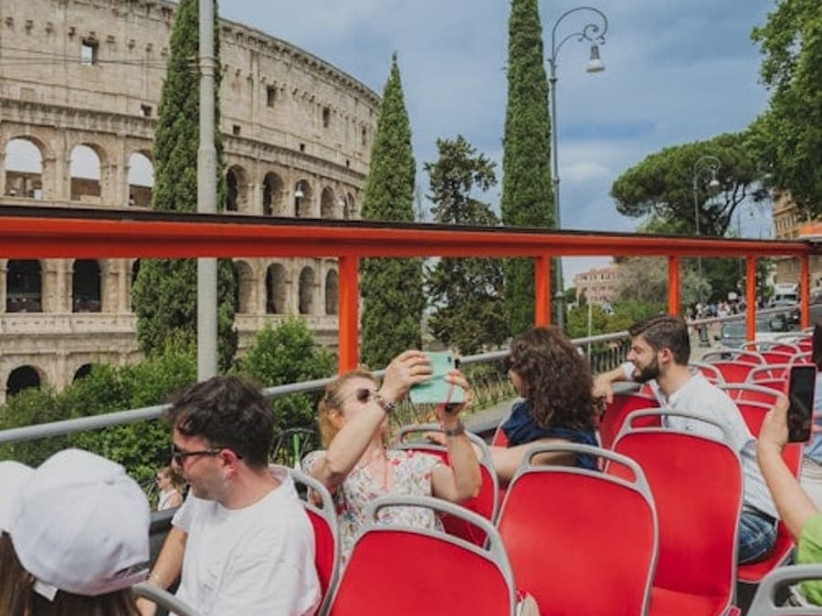 Rom: Hop-on Hop-off Bus + Transfers von Civitavecchia