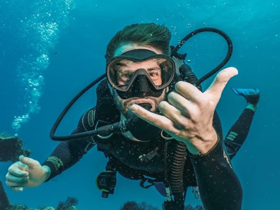 Hurghada: Guided Scuba Diving + Transfers + Lunch