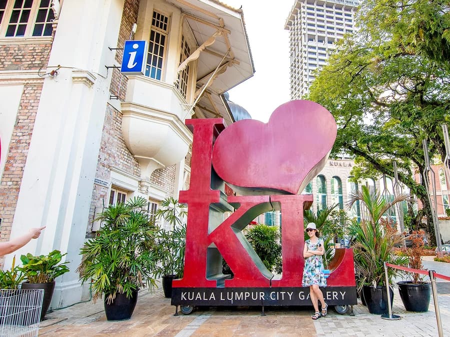 From Kuala Lumpur: Day Tour of Batu Caves & Kuala Lumpur City with Transfers