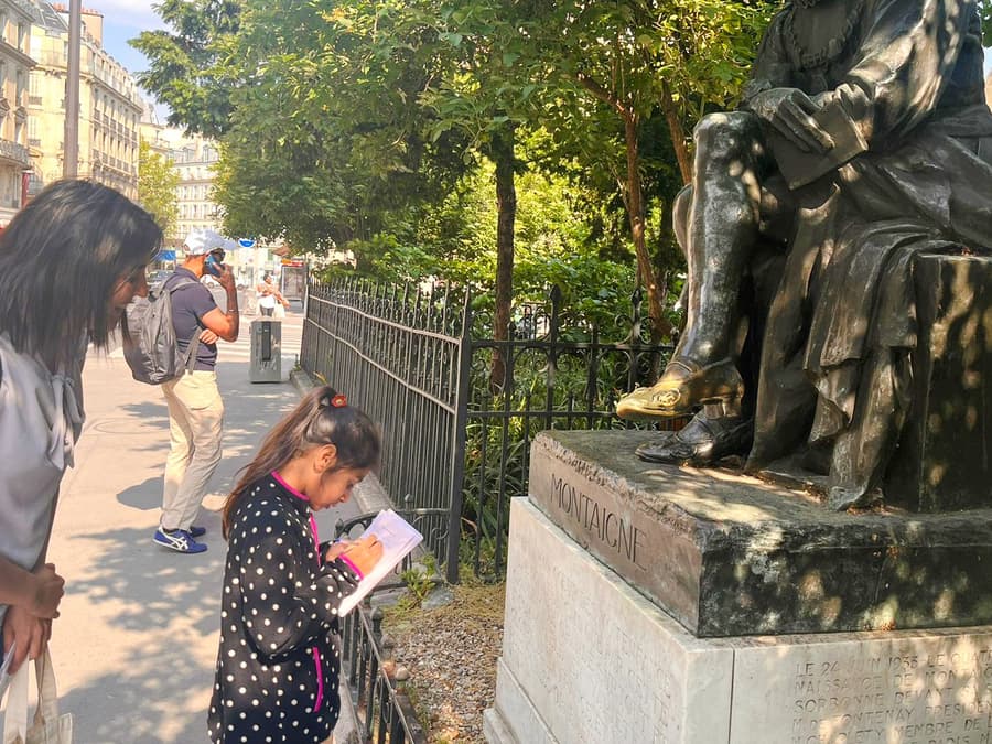 Paris Self-Guided Treasure Hunt: From the Panthéon to the Louvre