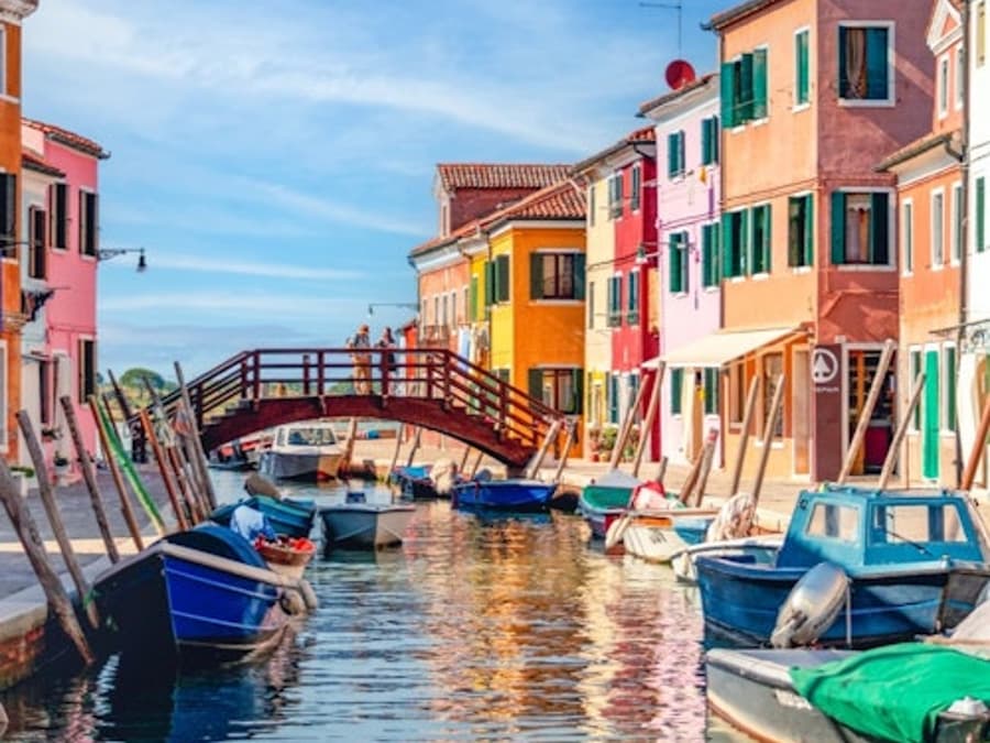 Murano & Burano: Glass Blowing Demo + Transfer