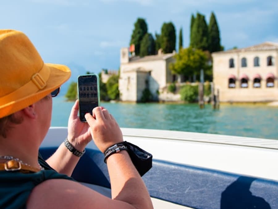 Lago de Garda: Tour en barco de 4 horas con los Castillos Scaliger + Degustación de vinos desde Sirmione