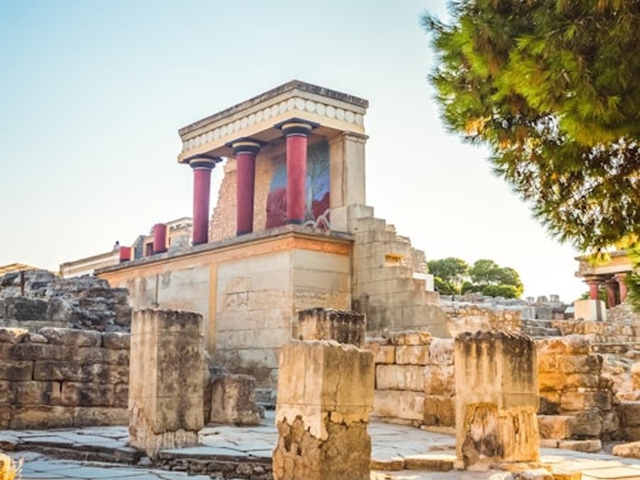Palace of Knossos: Entry Ticket + Digital Hellenic Heritage Guide