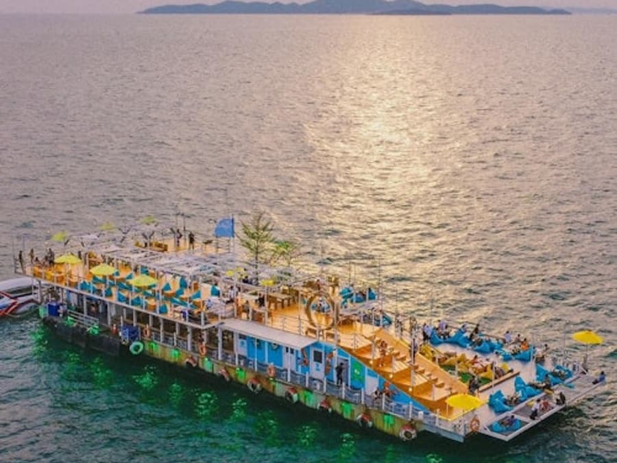Tappia Floating Cafe Pattaya: Drink + Squid Fishing + Transfers