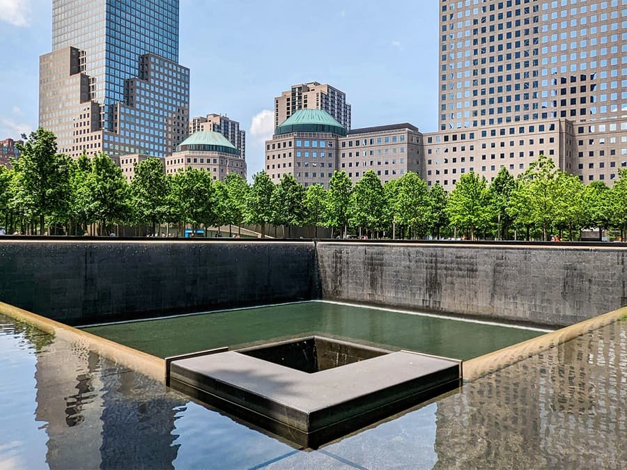 Kombination: Ground Zero 9/11 Memorial Tour + Biljetter till One World Observatory