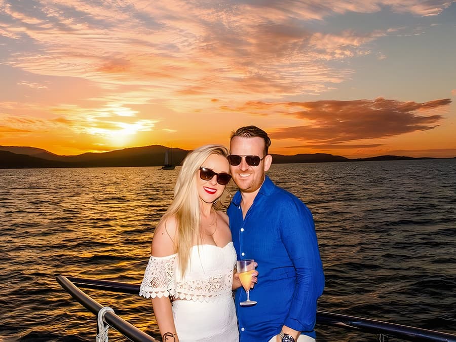 From Airlie Beach: Sundowner Whitsunday Cruise with Sparkling Wine